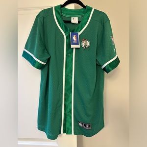 BRAND NEW: Boston Celtics jersey (L) ☘️